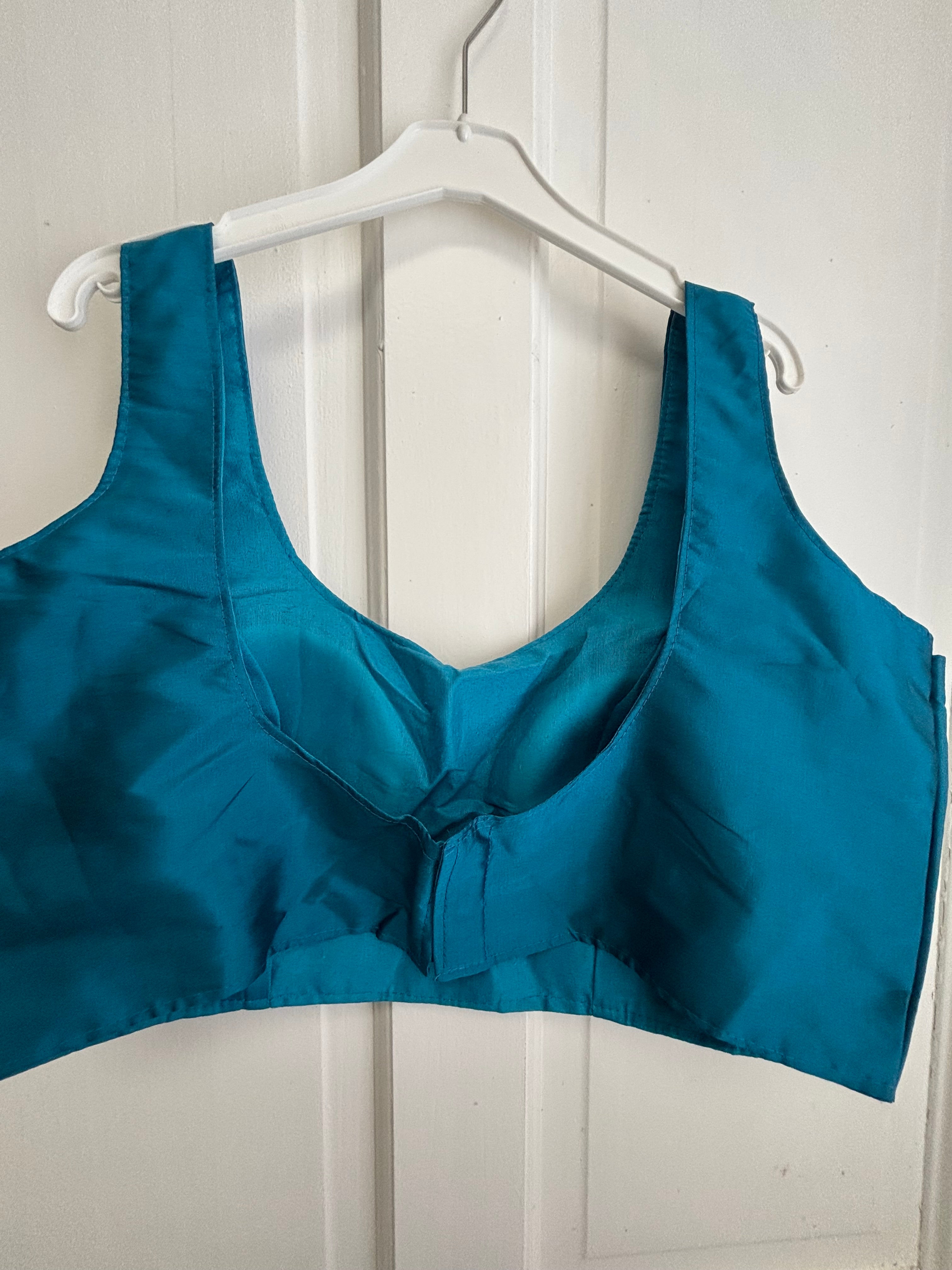 Sleeveless blouse