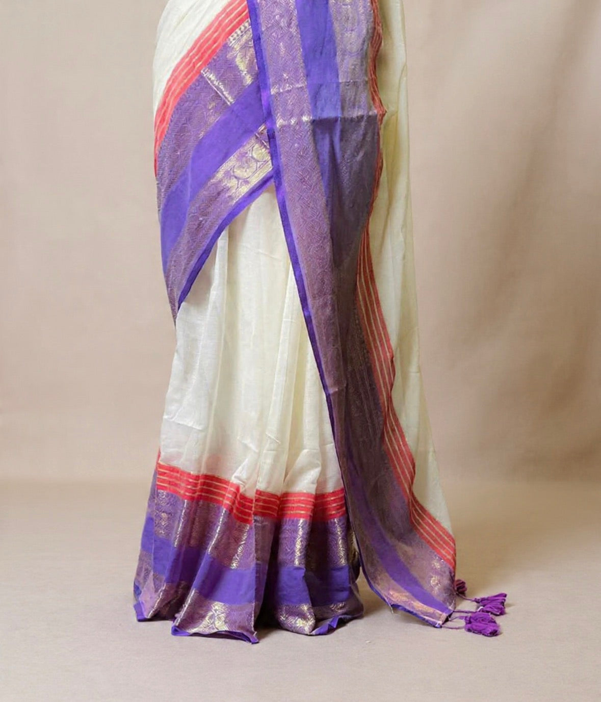Soft Mul Cotton Saree With Multi Kanchi Border